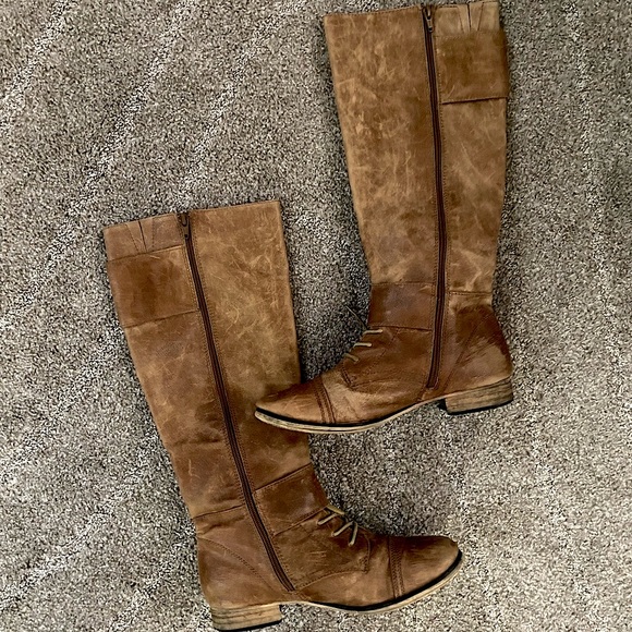 ALDO boots. - Picture 2 of 3